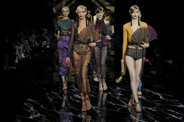 Louis Vuitton - Runway RTW - Spring 2011 Paris Fashion Week