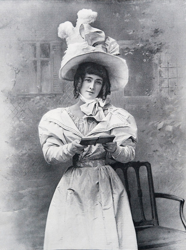 1897 illustration of a Victorian Woman Miss Mary Moore 1890s FOR EDITORIAL USE ONLY