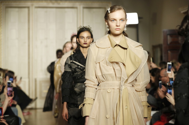 Simone Rocha  - Runway - LFW February 2019