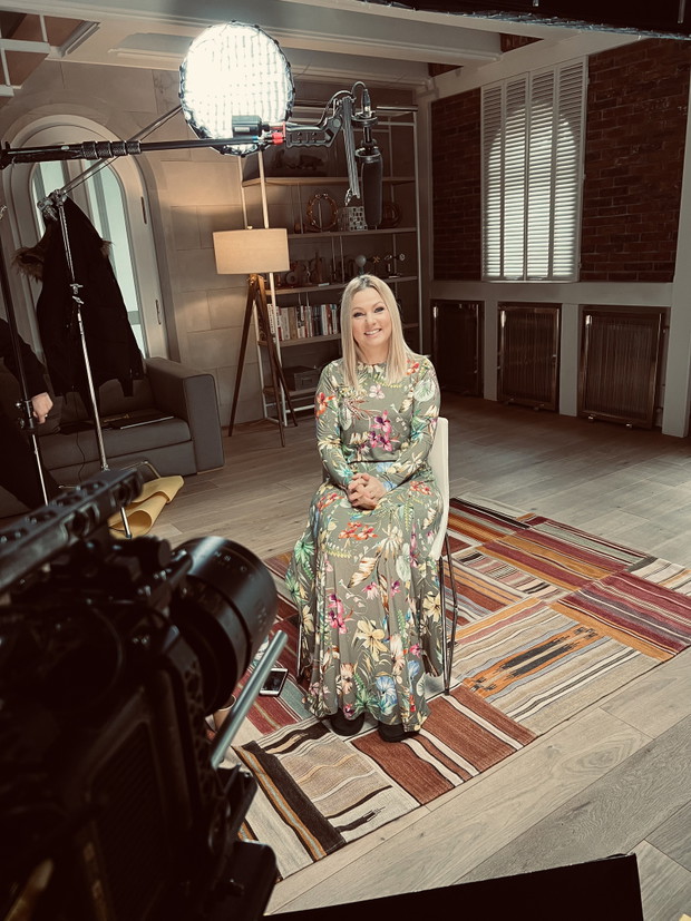 Katarzyna Bujakiewicz na planie filmu Ania