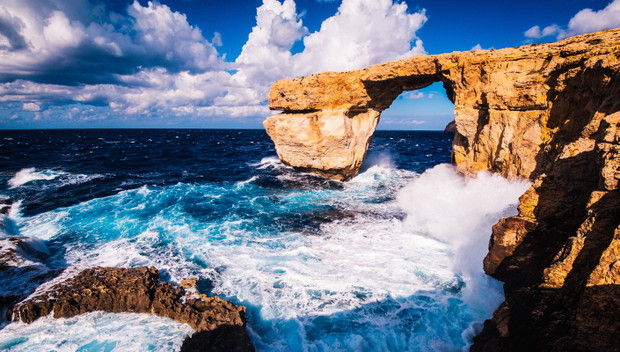 Azure Window auf Gozo, Malta bei Sonne