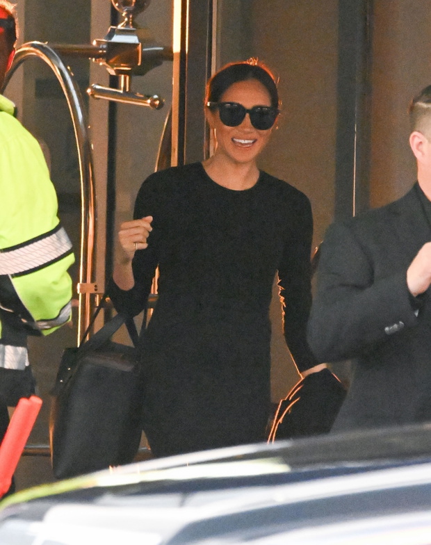 *PREMIUM-EXCLUSIVE* Prince Harry and Meghan Markle arrive in NYC aboard a private jet