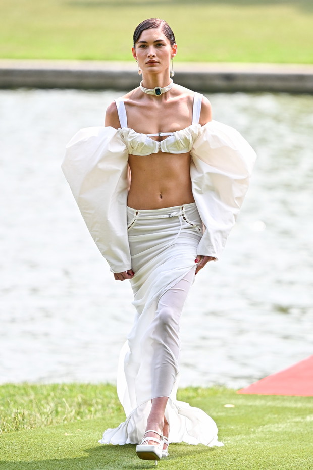 "Le Chouchou" Jacquemus' Fashion Show : Runway At Chateau De Versailles