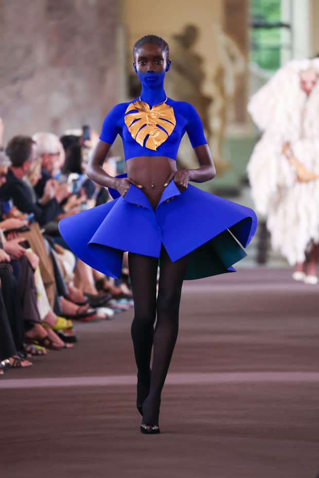 Schiaparelli : Runway - Paris Fashion Week - Haute Couture Fall/Winter 2023/2024