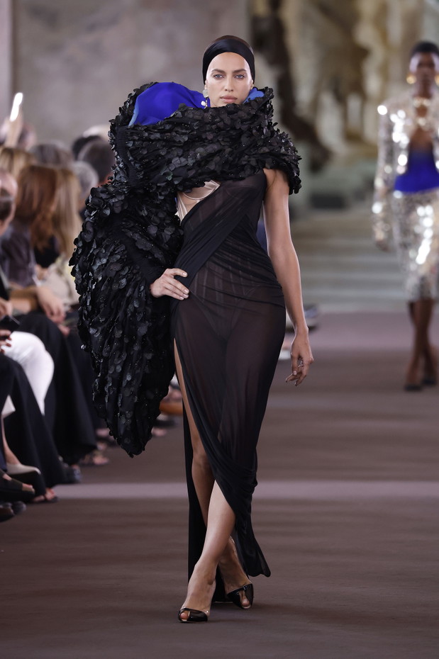 Schiaparelli : Runway - Paris Fashion Week - Haute Couture Fall/Winter 2023/2024