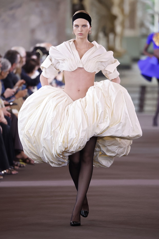 Schiaparelli : Runway - Paris Fashion Week - Haute Couture Fall/Winter 2023/2024