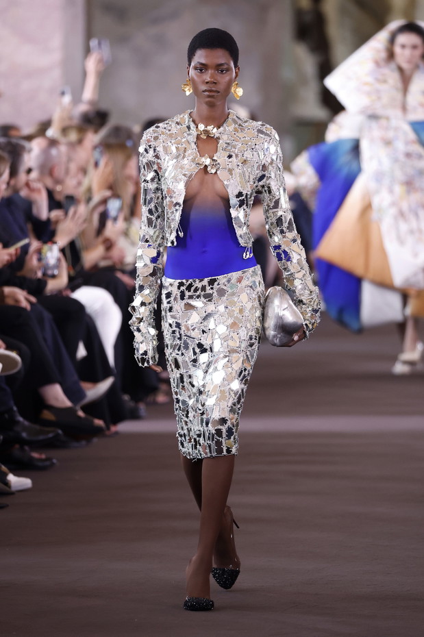 Schiaparelli : Runway - Paris Fashion Week - Haute Couture Fall/Winter 2023/2024