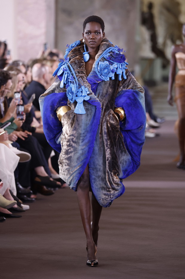 Schiaparelli : Runway - Paris Fashion Week - Haute Couture Fall/Winter 2023/2024