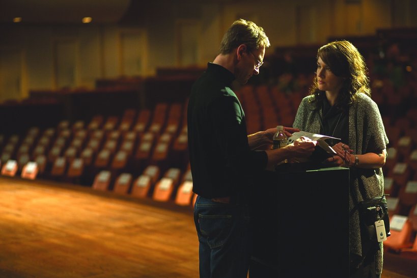 Steve-Jobs-22-Michael-Fassbender-as-Steve-Jobs-and-Kate-Winslet-as-Joanna-Hoffman