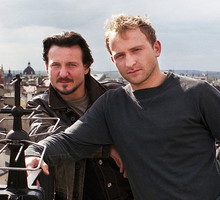 Kraków 2004. Plan zdjęciowy sensacyjnej komedii kryminalnej pt. Vinci, w reżyserii Juliusza Machulskiego., Robert Więckiewicz, Borys Szyc