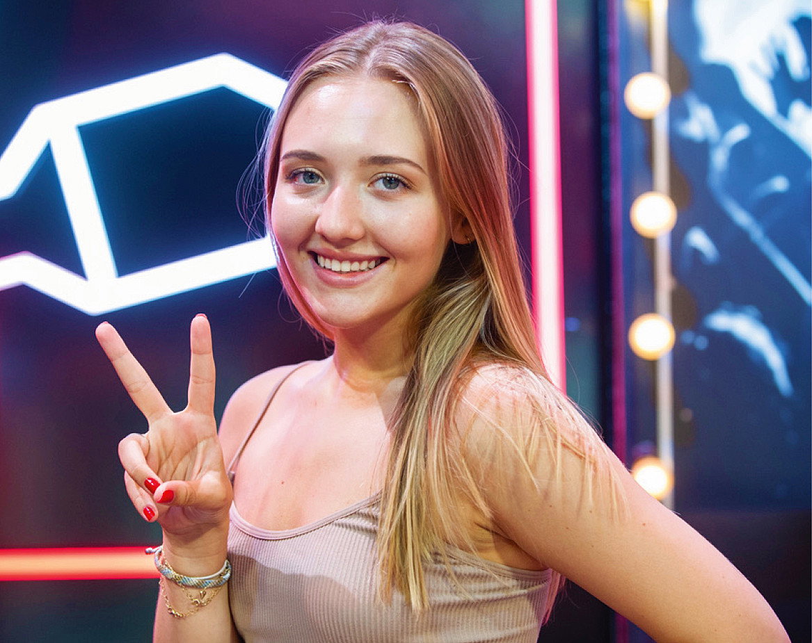 Karolina Matej, wnuczka Grażyny Szapołowskiej, The Voice of Poland