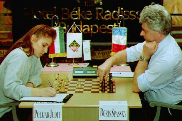 JUIT POLGAR NA TUTNIEJU SZACHOWYM