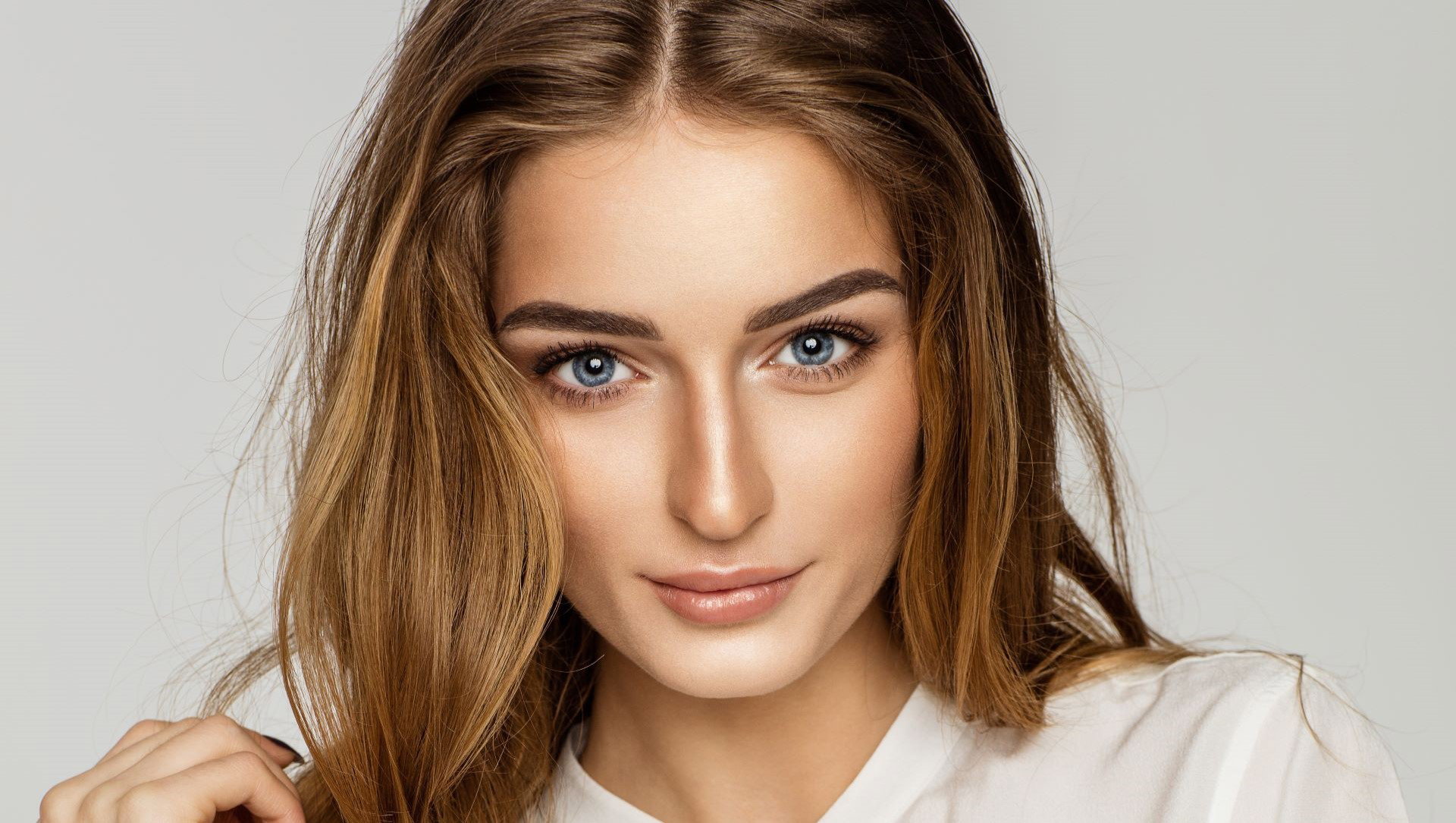 Bezinwazyjny lifting twarzy, czyli nowoczesne technologie anti-aging w zabiegu BTL EMFACE