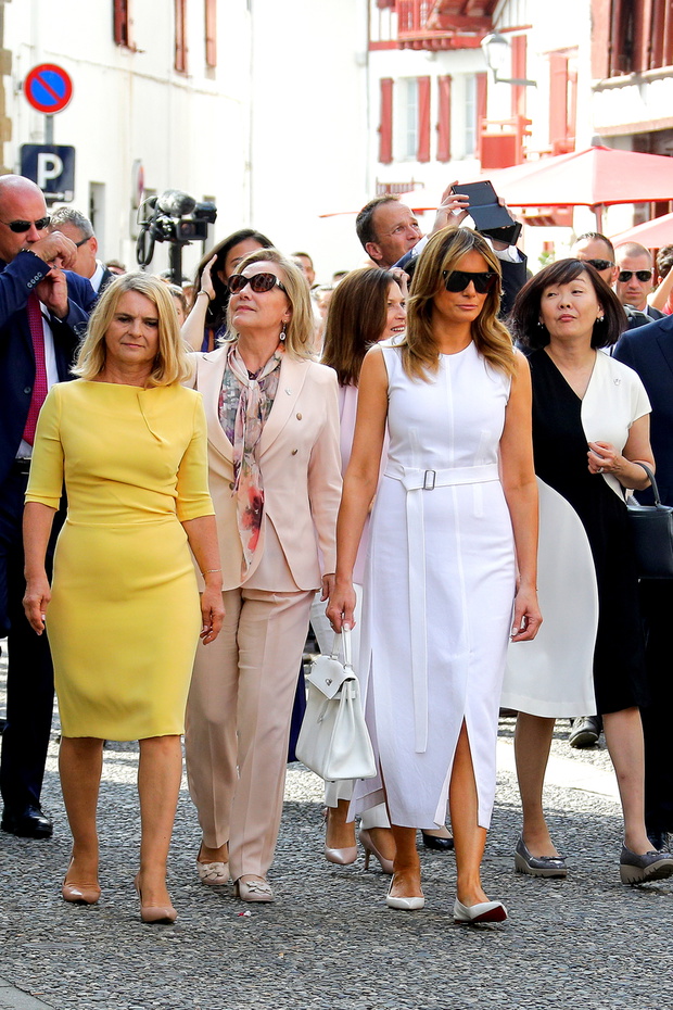 Brigitte Macron et les conjoints visitent la ville de Espelette en marge du sommet du G7 ŕ Biarritz