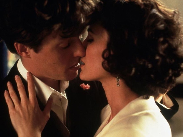 andie-mac-dowell-i-hugh-grant-cztery-wesela-i-pogrzeb-278159-GALLERYBIG-292e930