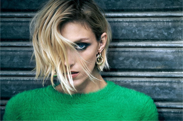 Anja Rubik pose pour la nouvelle campagne Automne-Hiver de Zara