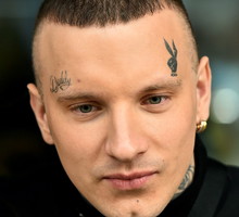 Norbert Smoliński, Smolasty przed studiem DD TVN, Warszawa, 26.02.2023 rok, jamnik