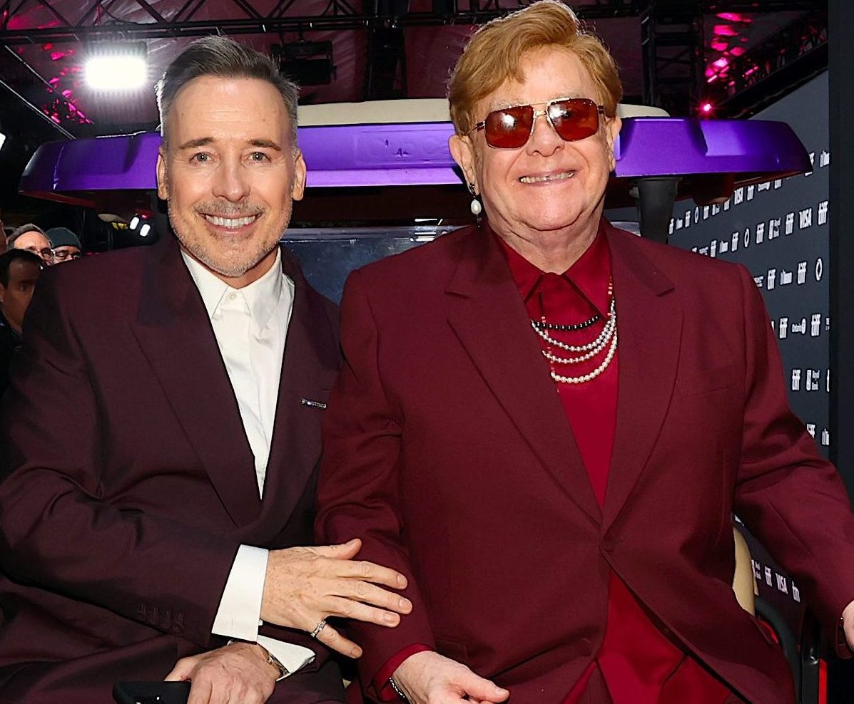 Elton John, mąż David Furnish, festiwal filmowy w Toronto, światowa premiera dokumentu „Elton John: Never Too Late”, 07.09.2024 rok jamnik