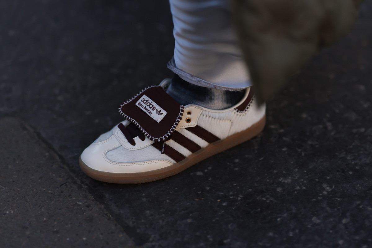 Street Style - Paris Fashion Week - Menswear Fall/Winter 2024/2025 - Day Five