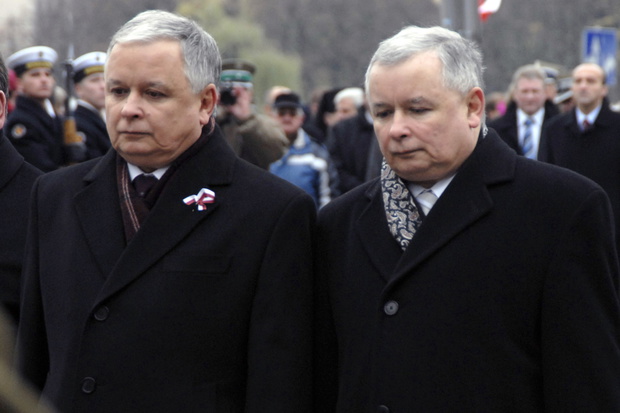scena z: Jaros³aw Kaczyñski, Lech KaczyñskiSK: , , , , , fot. Mikulski/AKPA