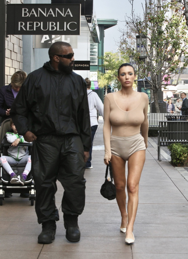 Kanye West and Bianca Censori at the mall