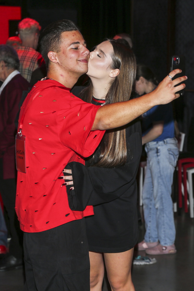 Allan Krupa, Nicol Pniewska