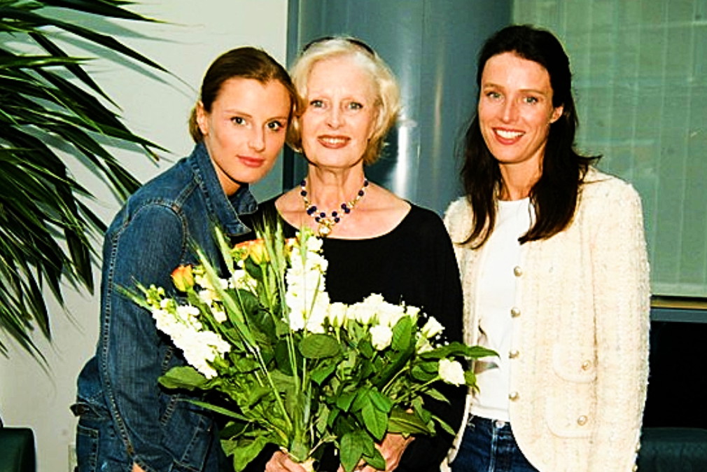 Beata Tyszkiewicz, Karolina Wajda, Wiktoria Padlewska, 8 lipca 2002