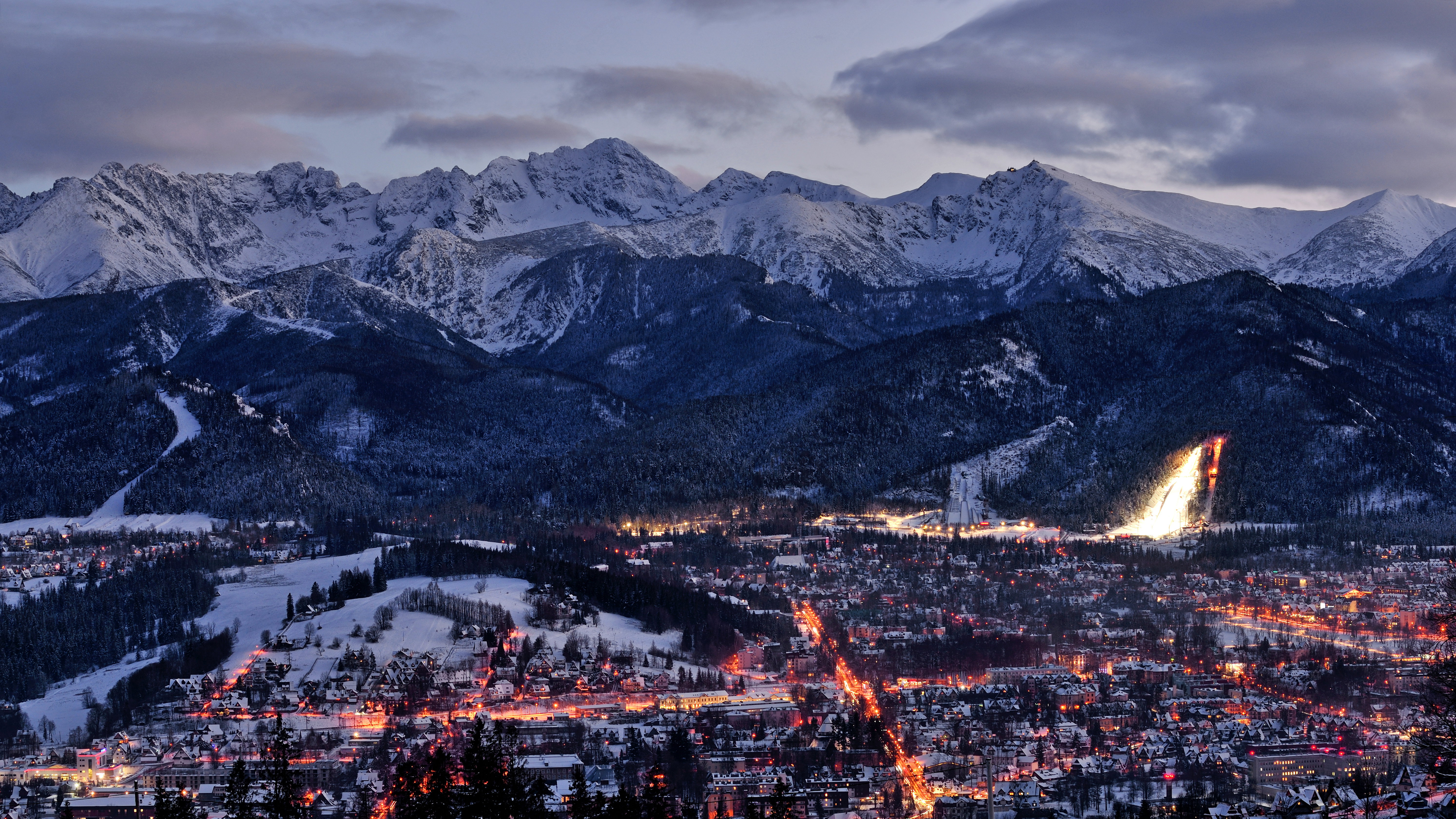 Zakopane- widok na Tatry.