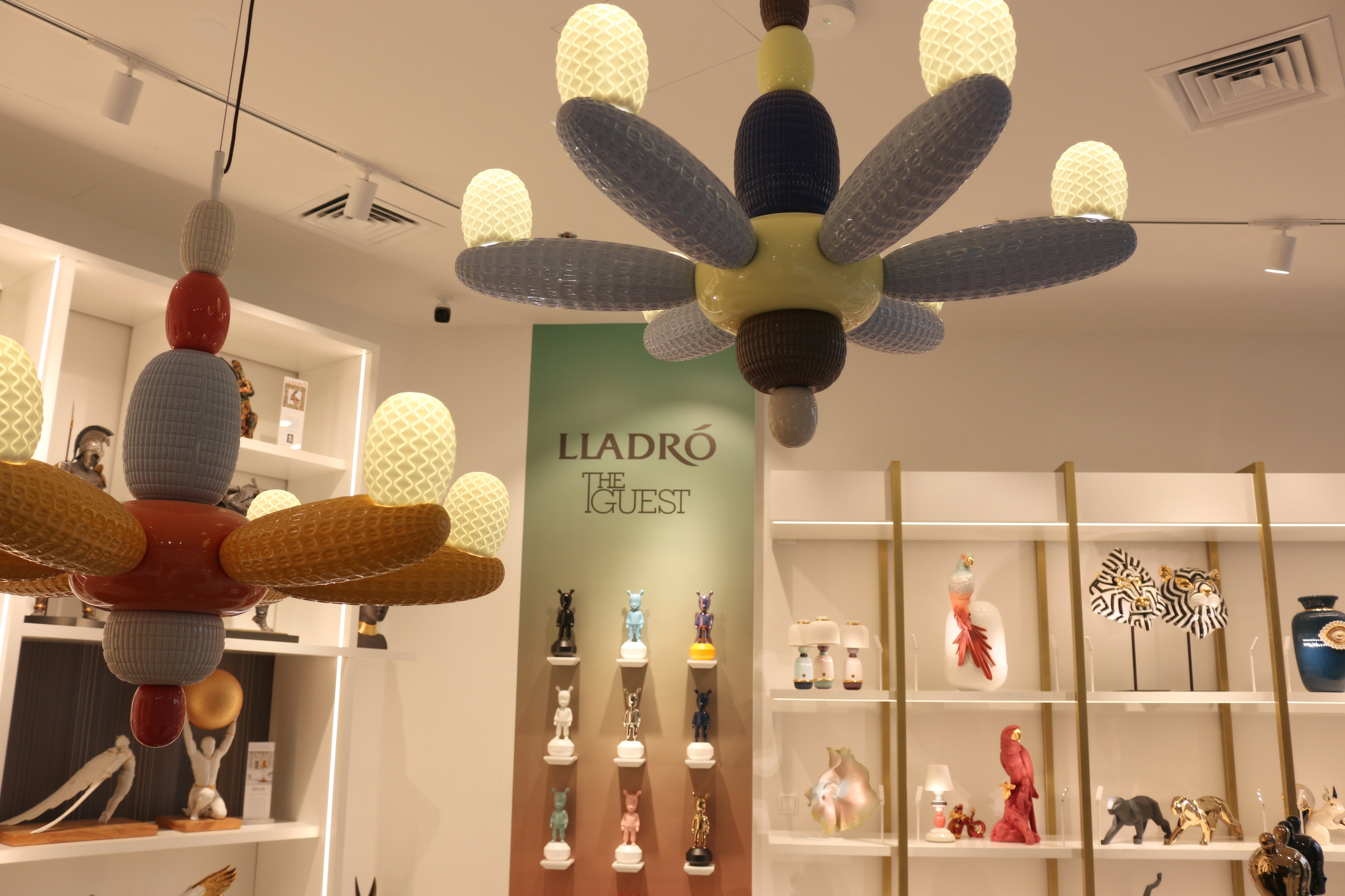 Salon flagowy Lladró Warszawa, ul. Piękna 20