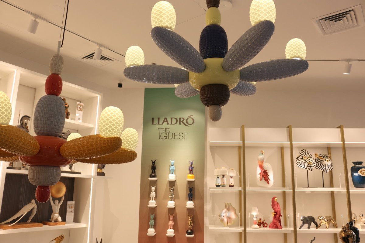 Salon flagowy Lladró Warszawa, ul. Piękna 20