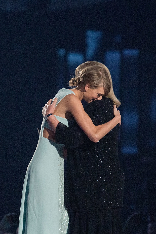 Taylor Swift, Andrea Swift, mama