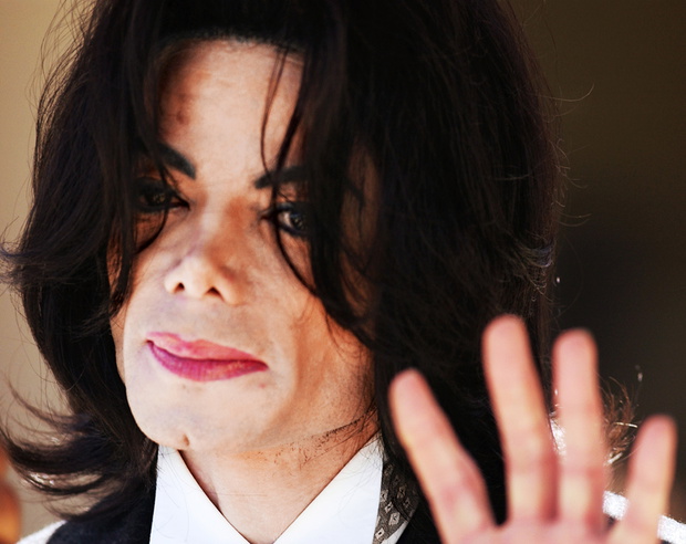 Michael Jackson molestował, nosił peruki i był królem popu