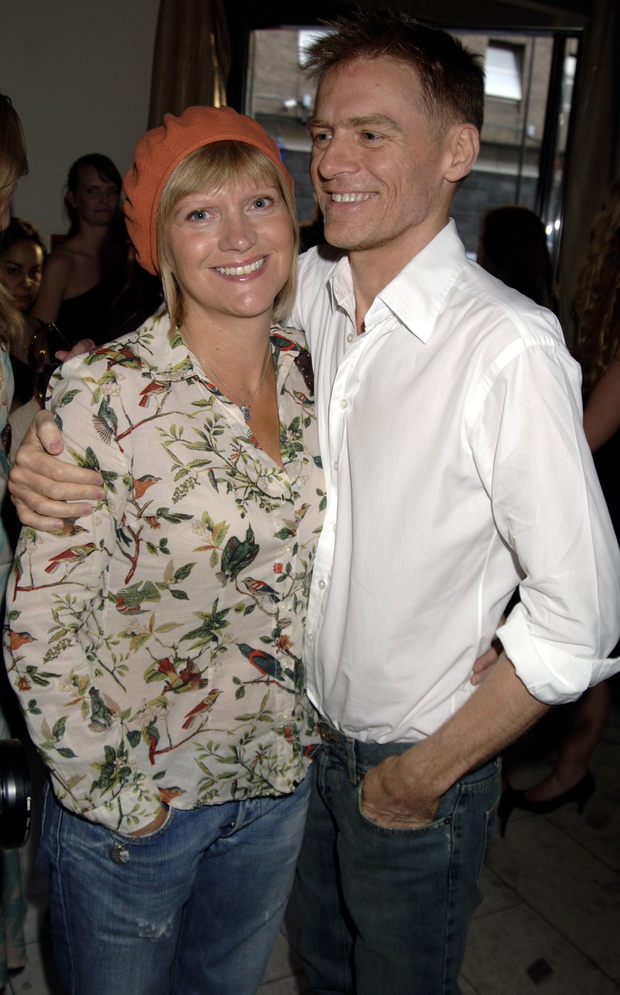 Bryan Adams, Victoria Russell