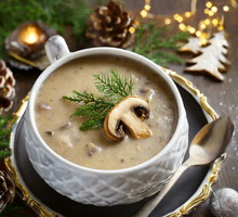 Wigilijna zupa grzybowa pieczarkowa