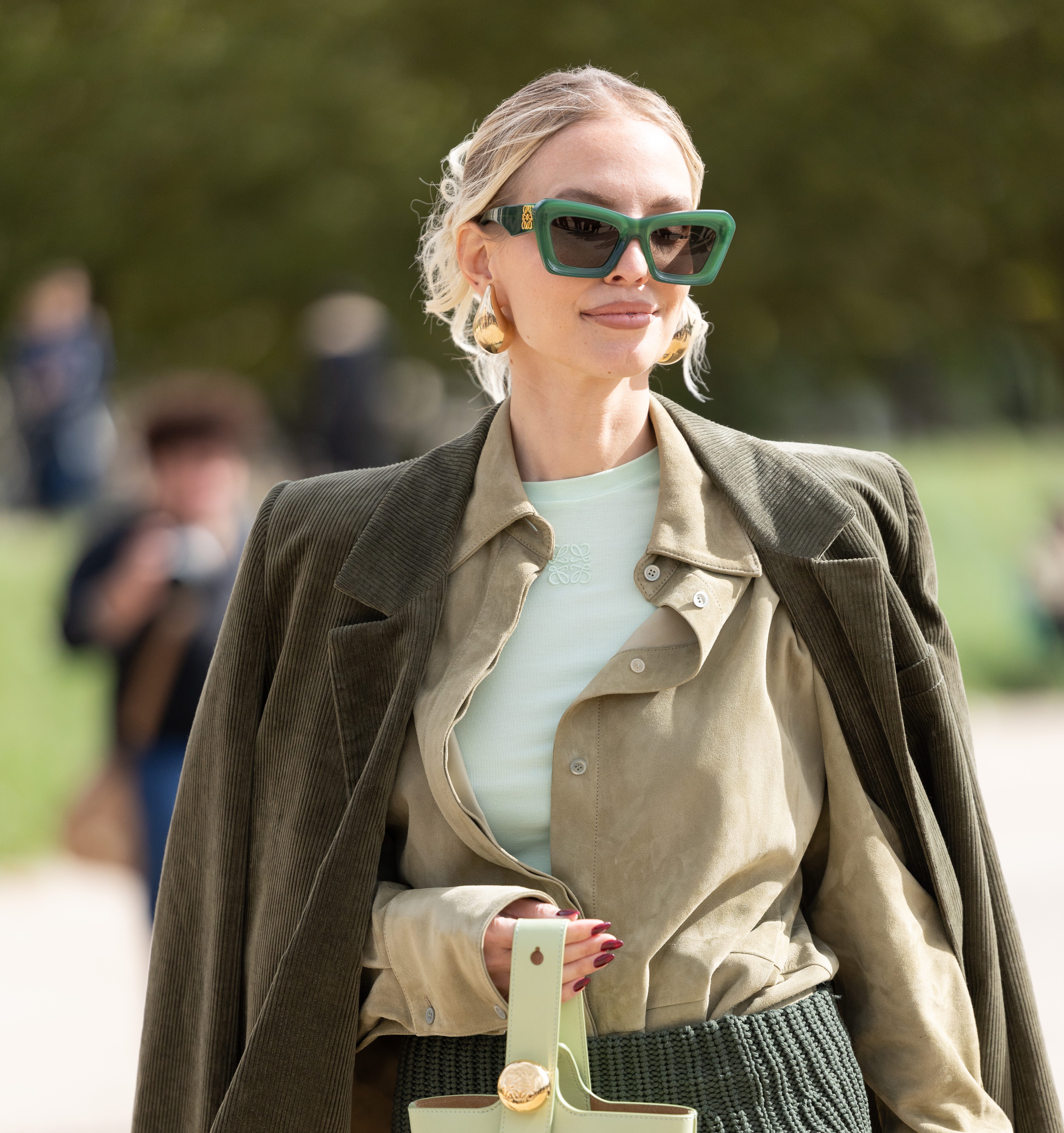 Street Style - Paris Fashion Week - Womenswear Spring/Summer 2025 - Day Five