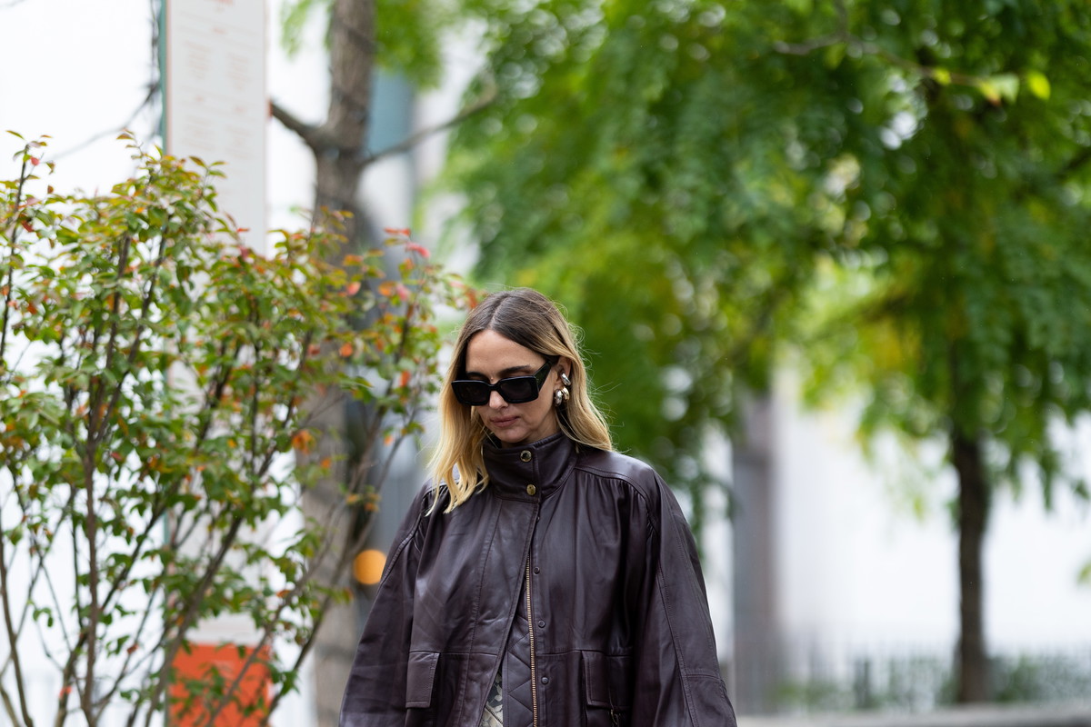 Street Style - Paris Fashion Week - Womenswear Spring/Summer 2025 - Day Eight