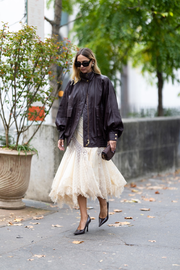 Street Style - Paris Fashion Week - Womenswear Spring/Summer 2025 - Day Eight