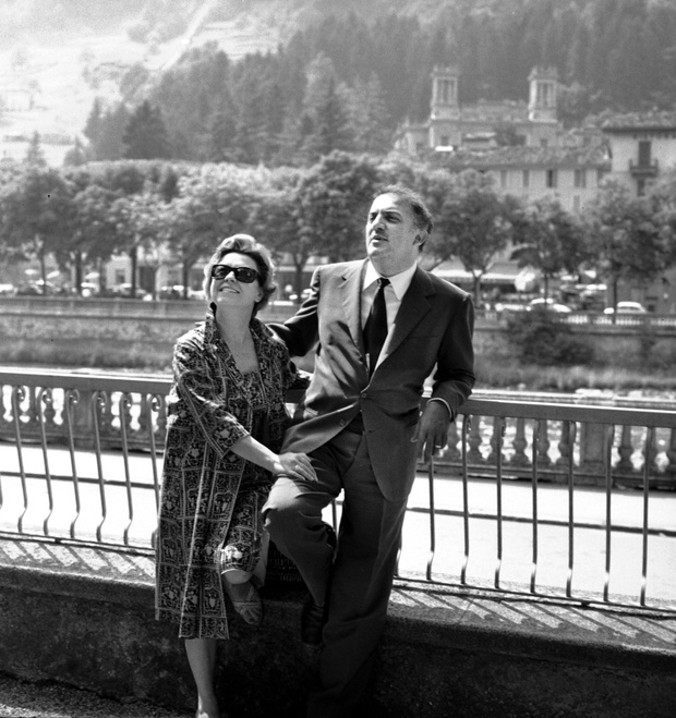 The director Federico Fellini with his wife Giulietta Masina in San Pellegrino Terme (Bergamo), 26 july 1964.The director Federico Fellini is in San Pellegrino, the location chosen for his new film "Juliet of the Spirits" which will start shooting in day