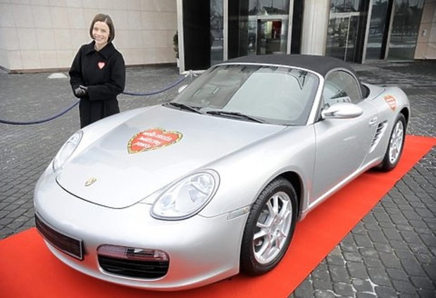agata-kulesza-oddala-porsche-na-aukcje-wosp-330691-GALLERYBIG-f4c2d44