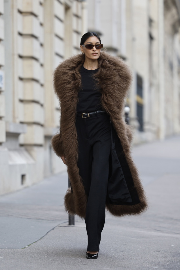Street Style - Paris Fashion Week - Haute Couture Spring-Summer 2025 - Day Two