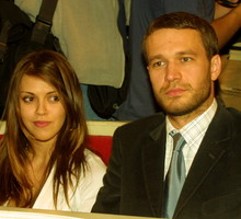 Michał Żebrowski, partnerka Magdalena Krawczykowska, premiera filmu „Stara baśń”, Warszawa, 15.09.2003 rok