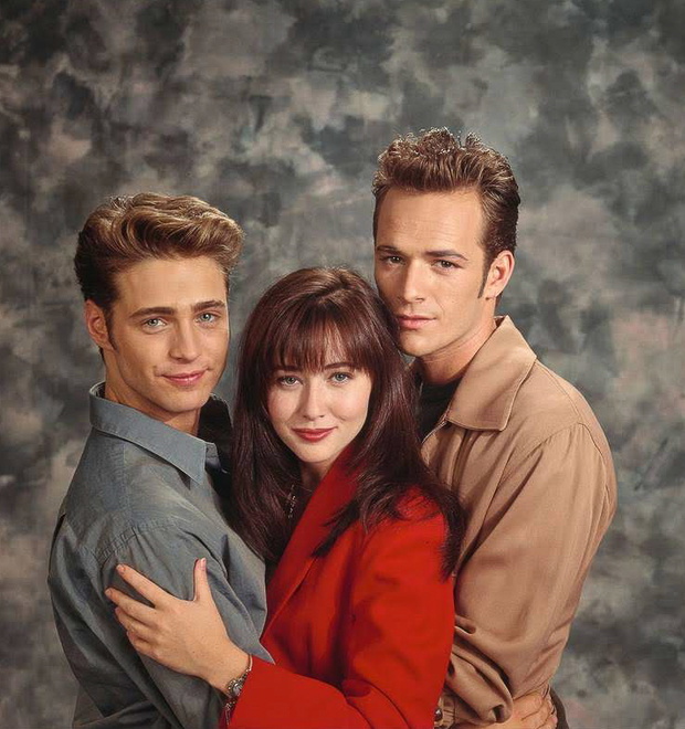 Actors Luke Perry, Shannen Doherty, Jason Priestley, Beverly Hills, 90210,1991 rok