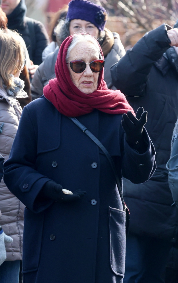 23.02.2025. Warszawa. Pogrzeb Mariana Turskiego na Cmentarzu Żydowskim w Warszawie. N/z: Maja Komorowska