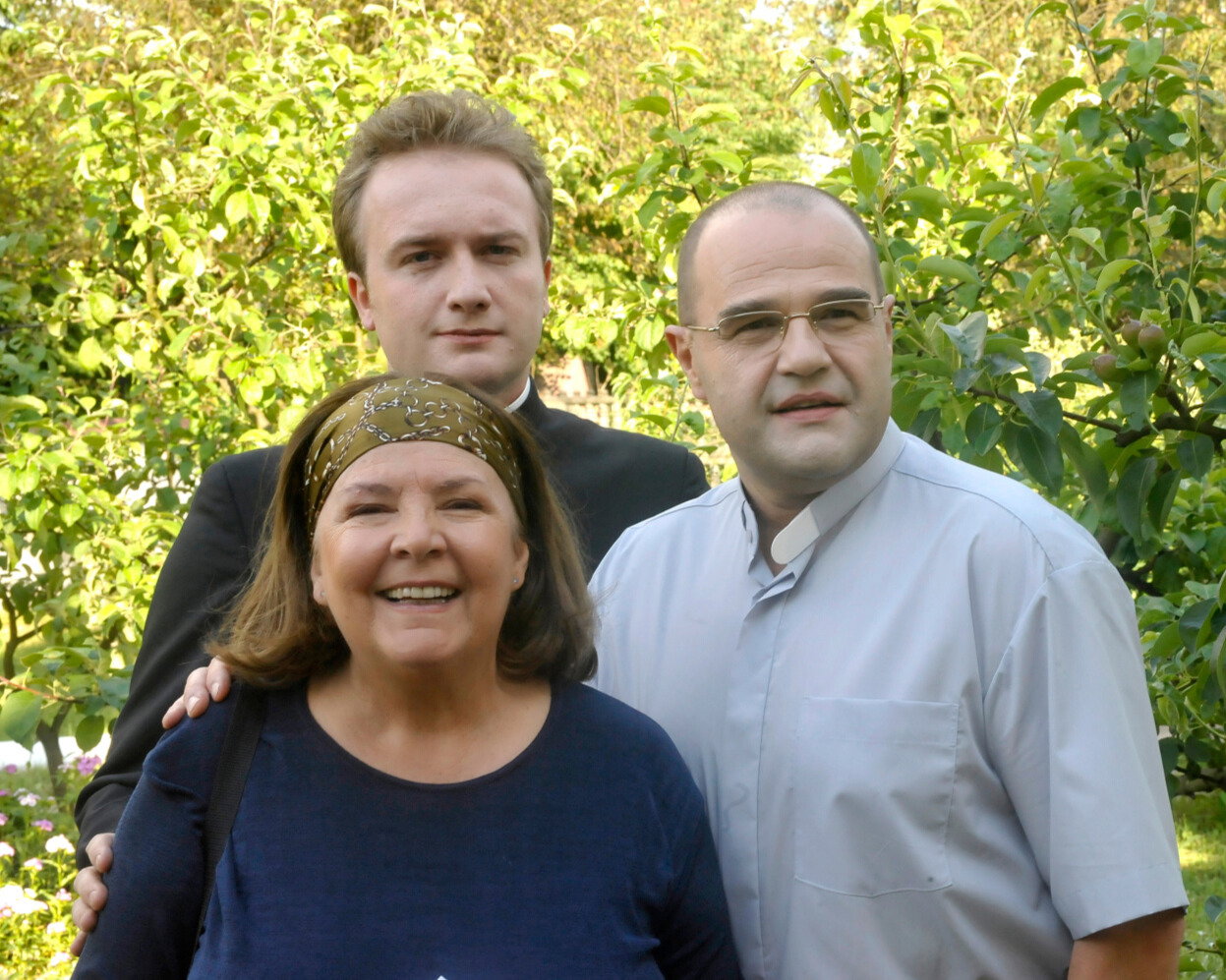 Cezary Żak, Bartek Kasprzykowski, Marta Lipińska, 2009 rok. Zdjęcie z planu serialu Ranczo