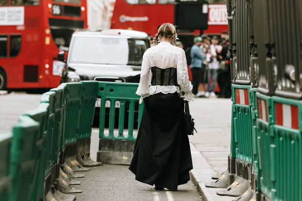 London str S25 0925