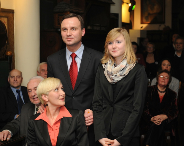 N/z kandydat PiS na prezydenta Krakowa Andrzej Duda z zona Agata Kornhauser-Duda i córka Kinga Duda