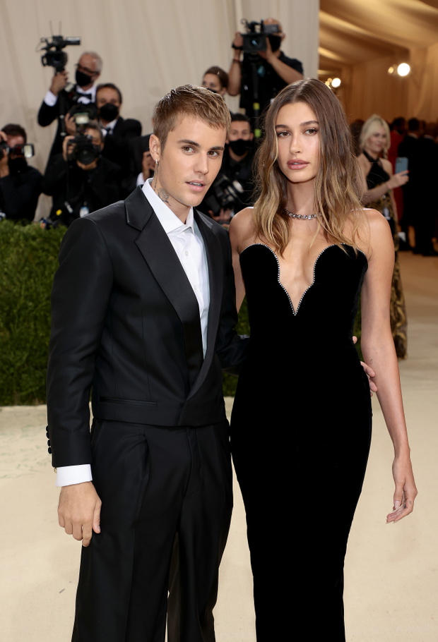 Justin Bieber, Hailey Bieber. 2021 rok