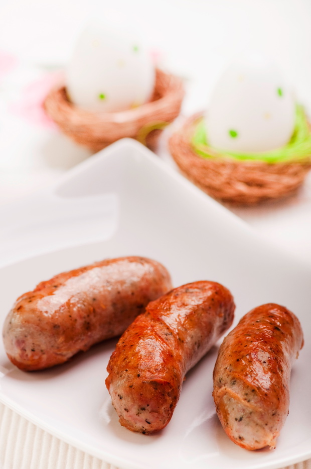 Tradycyjna wielkanocna biała kiełbasa