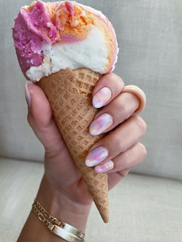 Summer nails