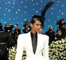 Modelka Imaan Hammam w kreacji Magda Butrym na MET Gala 2025